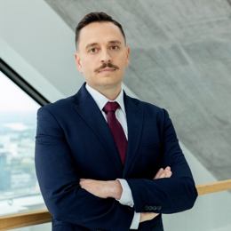 中国铁塔(00788)发布中期业绩 股东应占利润57.57亿元 同比增长8.0% 两翼业务收入占比突破14%